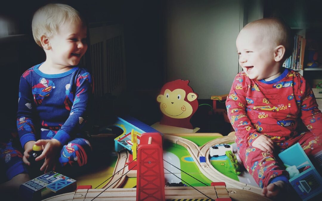 How to Help Siblings Sleep Better in the Same Room –  Without the Chaos.