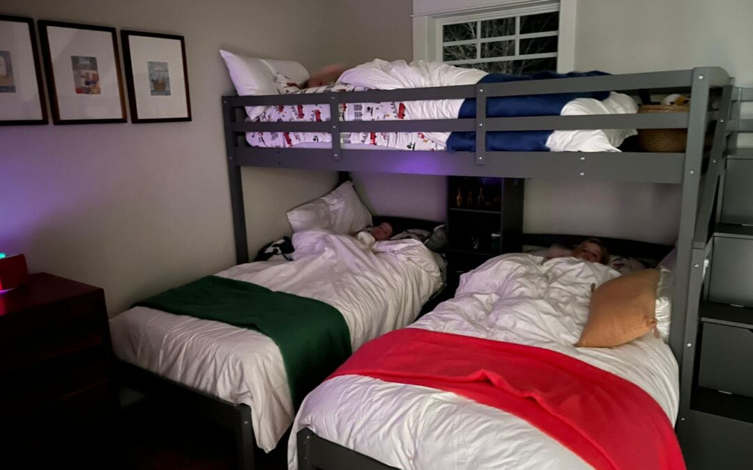 Floor Beds Are Not The Solution to Your Sleepless Nights – Here’s Why